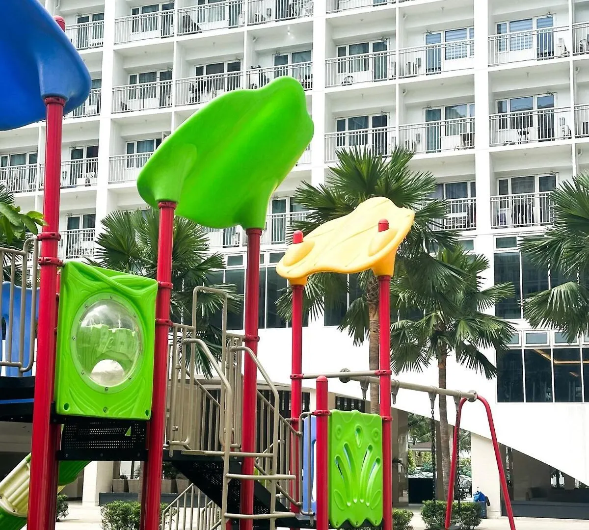 Crizzy'S Hub Sariel At Shore Residences Manila Apartment